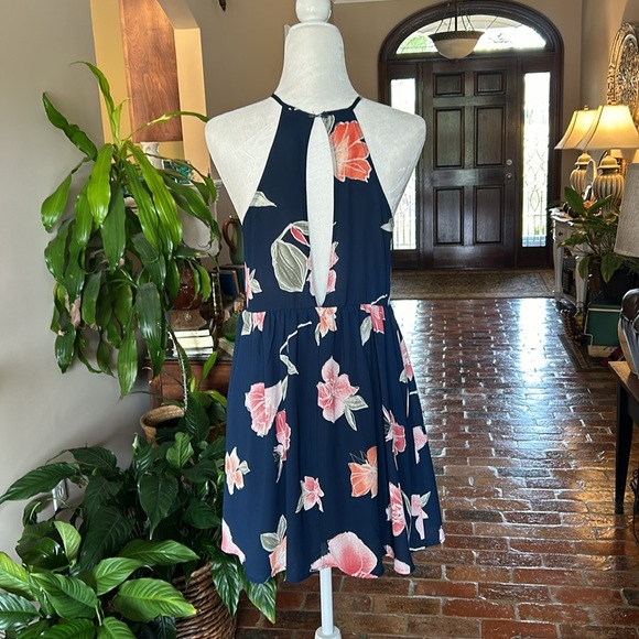 Sadie and Sage split back Halter dress sz S - Picture 5 of 14